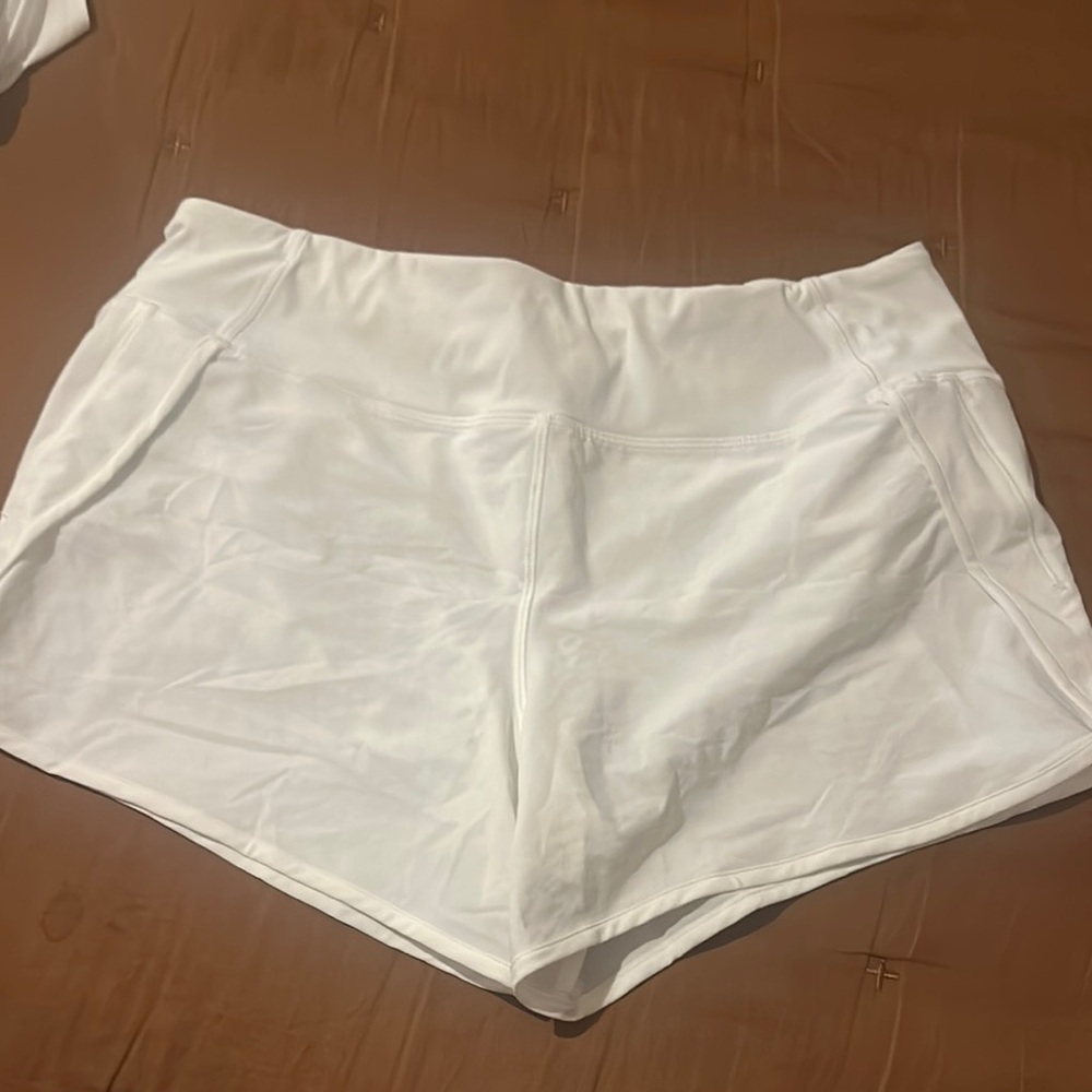 CRZ YOGA White Athletic Shorts Lightweight Mid-Thigh